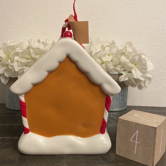 Rae Dunn HOME SWEET HOME GINGERBREAD BIRDHOUSE Christmas 2020 NEW #4 - Picture 4 of 6